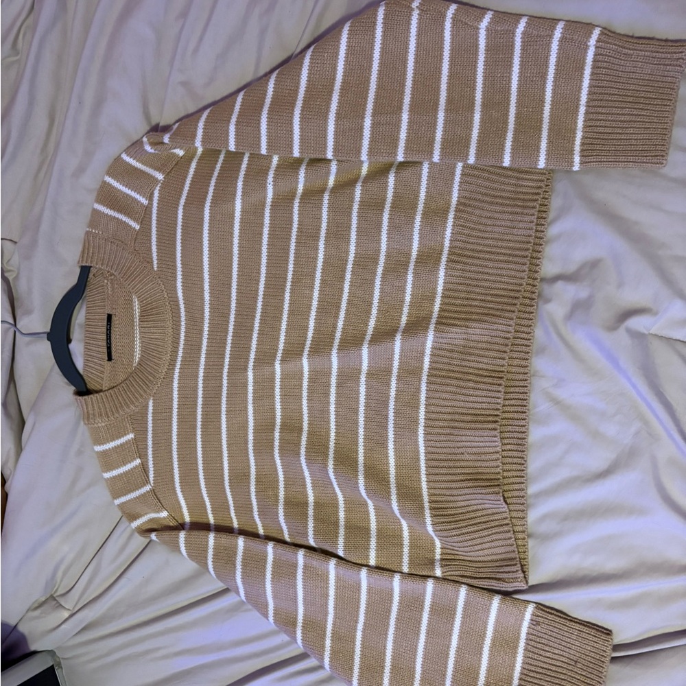 Tahari Tan and White Knit Sweater